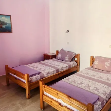 Aglaia's 7th Branch Apartment *