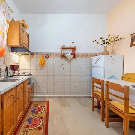 Aglaia's 7th Branch Apartment *