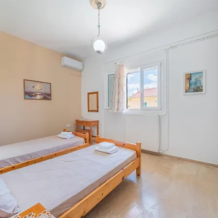 Aglaia's 7th Branch Apartman Aharávi