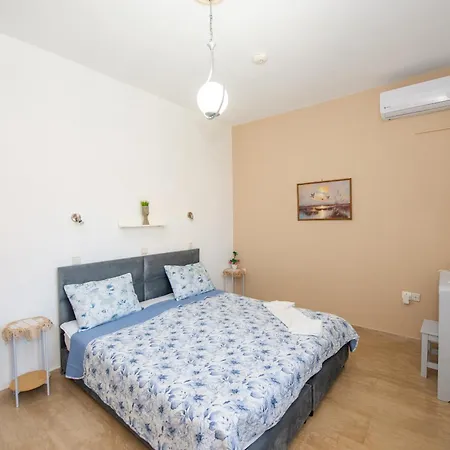 Aglaia's 7th Branch Apartament *